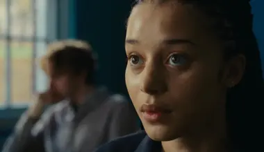 'The Julia Set' Review: Chase Infiniti Confirms Her Movie-Star Mettle