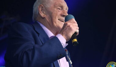 Tributes paid to country music legend this weekend