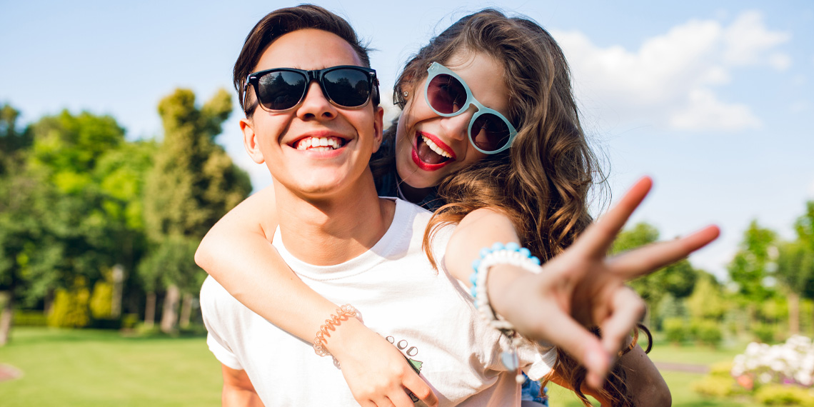 Adolescent narcissism brings brief popularity but not likeability among peers, study finds