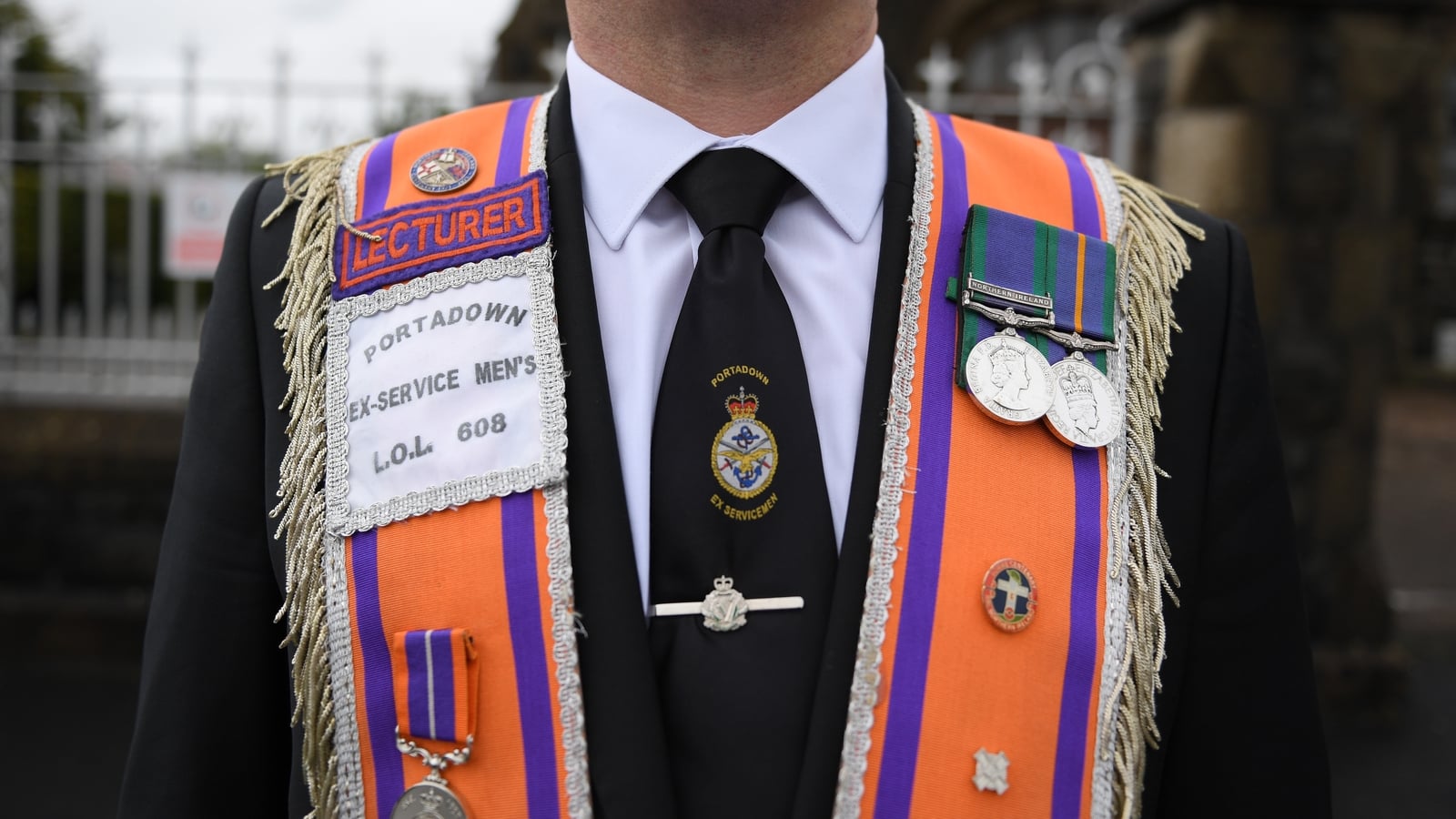 Orange Order march through Portadown amid court battle