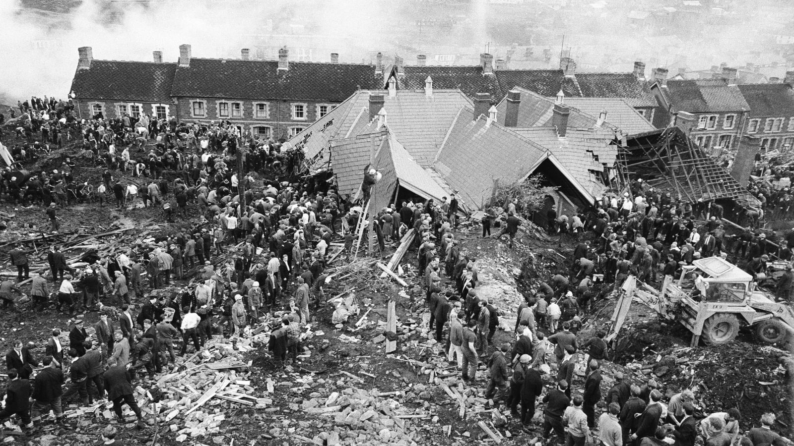 60th anniversary of Aberfan disaster marked in UK