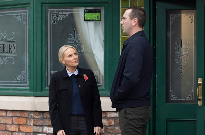 05_11_coro_lisa_kit_02 Kit and Lisa chat outside of the Rovers in a scene from Coronation Street