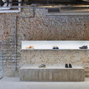 © Estudio Peso Arquitectura Veja São Paulo Store / Roberto Somlo Arquitetura - Exterior Photography, Concrete