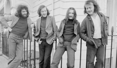 Andy Irvine on Dónal Lunny: ‘He glued Planxty together and made the structure work’ – The Irish Times