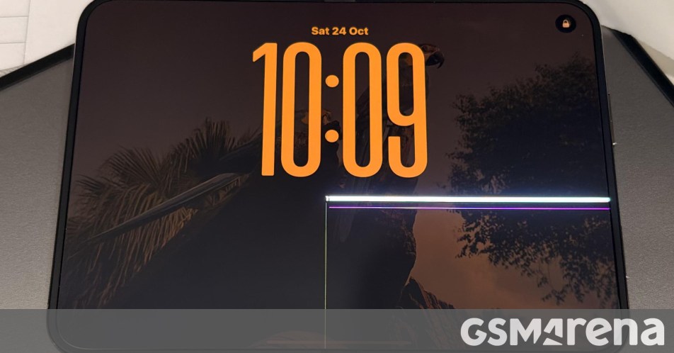 Apple responds to the iPhone Duo inner display cracking issue