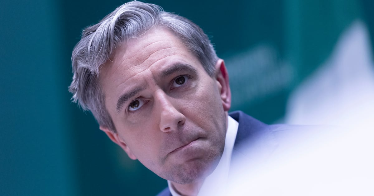 Simon Harris confirms he phoned Patrick O’Donovan before Minister fell ill – The Irish Times