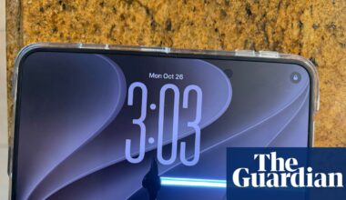 iPhone Duo owners report cracks in Apple’s first foldable handset | iPhone