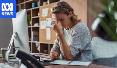Taking short breaks and other strategies to prevent burnout at work