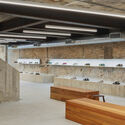 © marcos vilas boas Veja São Paulo Store / Roberto Somlo Arquitetura - Image 5 of 28