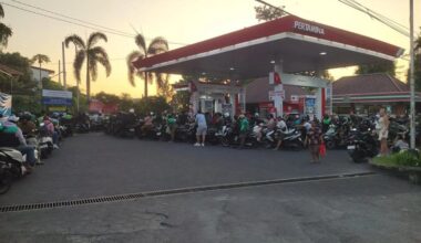 Indonesia Faces a Middle East Oil Shock and a Crisis of Trust