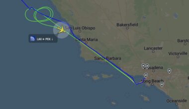 United UA771 to Beijing is reporting a technical issue and returning to LAX