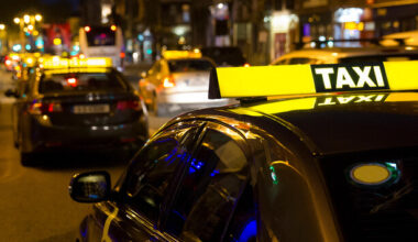 Traffic disruption in Dublin city centre as taxi drivers stage protest