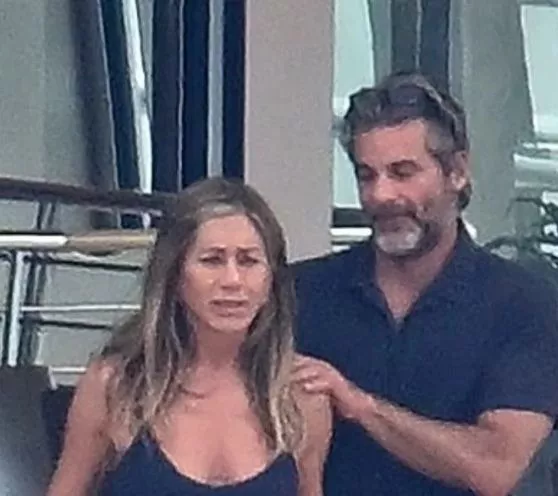 Jennifer Aniston, Jim Curtis