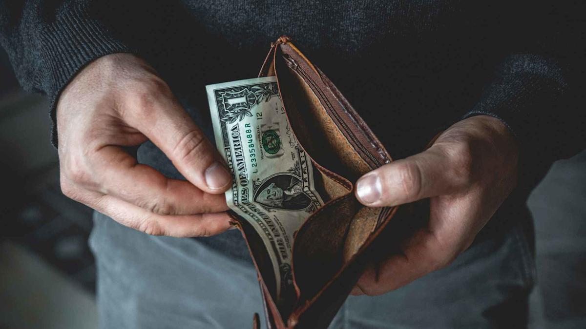 Financial Advisors’ Top 4 Tips for Middle-Class Families To Survive the Trump Economy