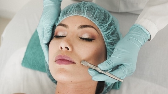 Skin rejuvenation treatment: Benefits of Diamond Glow(Adobe Stock)