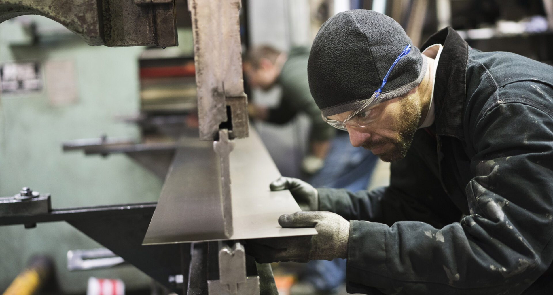 Who gets unemployment benefits for shared work?