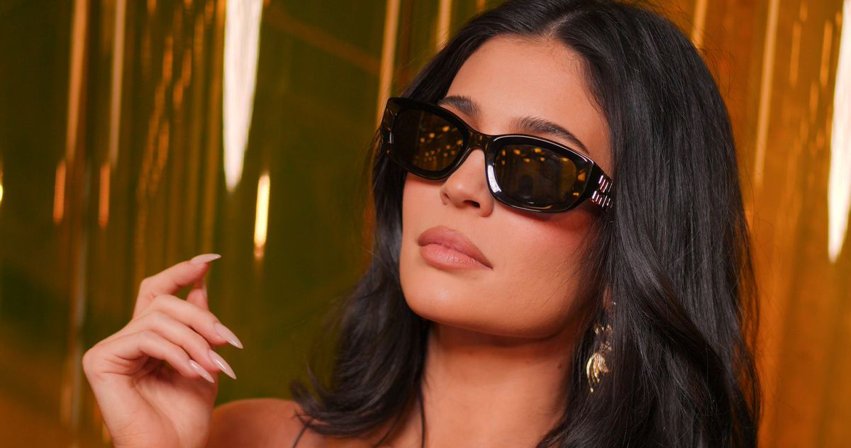 Kylie Jenner Rolls Out ‘Fourth Strike’ and New Teal Hair