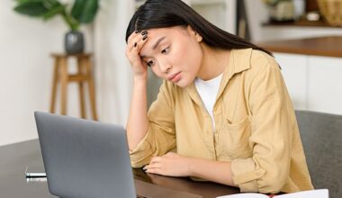 The stress and reduced blood flow from prolonged sitting starve the body of nitric oxide, gradually damaging blood vessel function (stock)