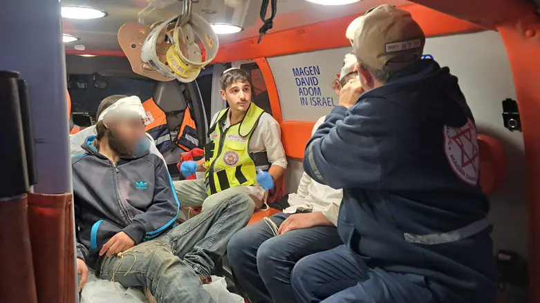 At multiple locations: Jewish residents attacked with rocks by Arabs and leftists