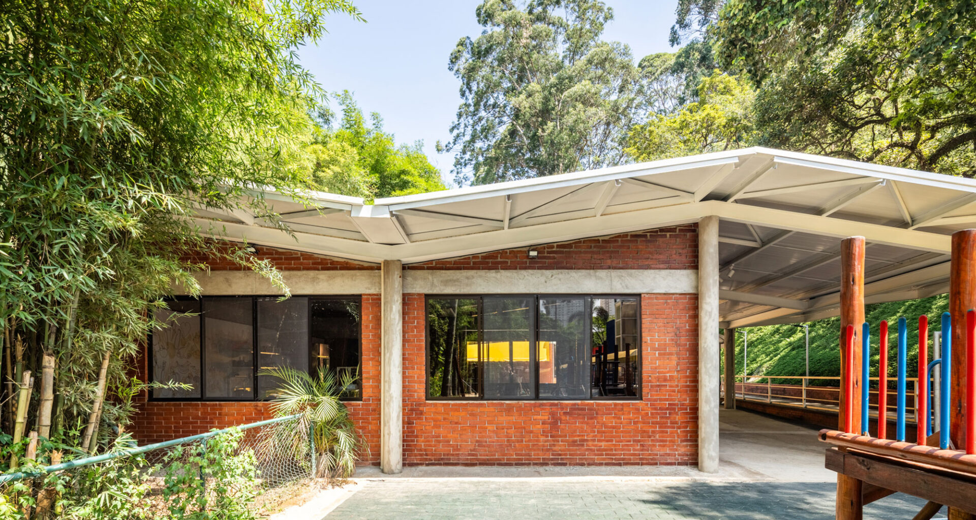 Retrofit of Santa Maria School / Carvalho Terra Arquitetos