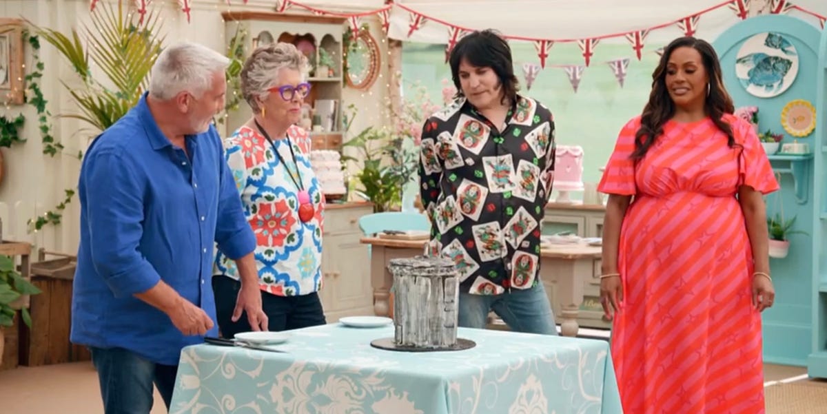 Bake Off contestant recreates controversial moment with "iconic" showstopper