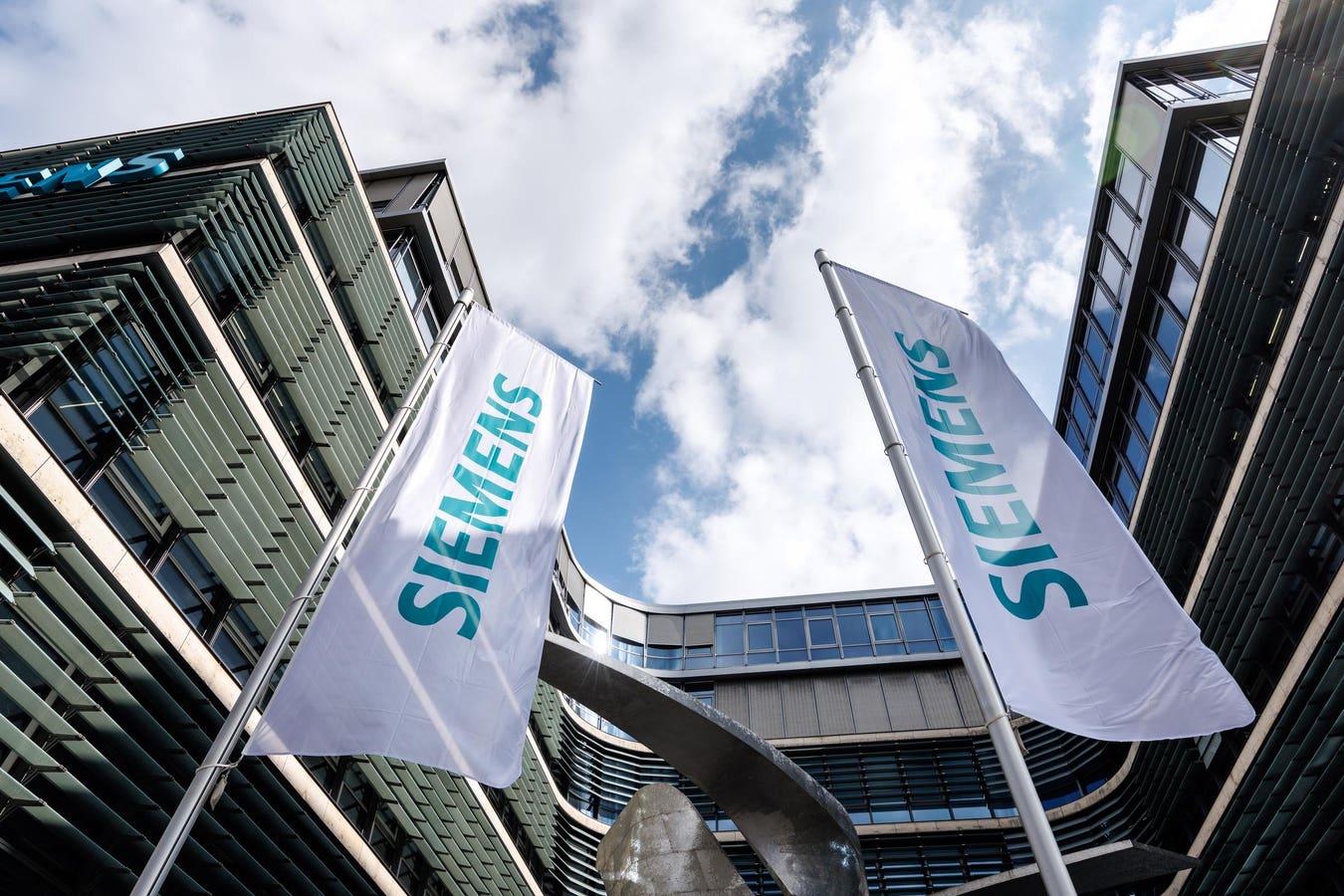Siemens AG Considers Spin-Off Of Siemens Healthineers Stake