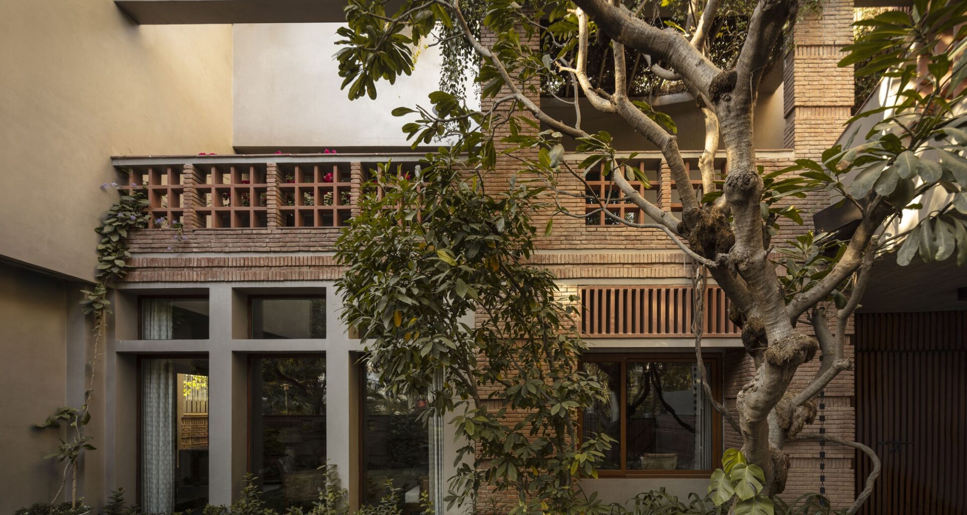 Transformation House / Studio Juggernaut