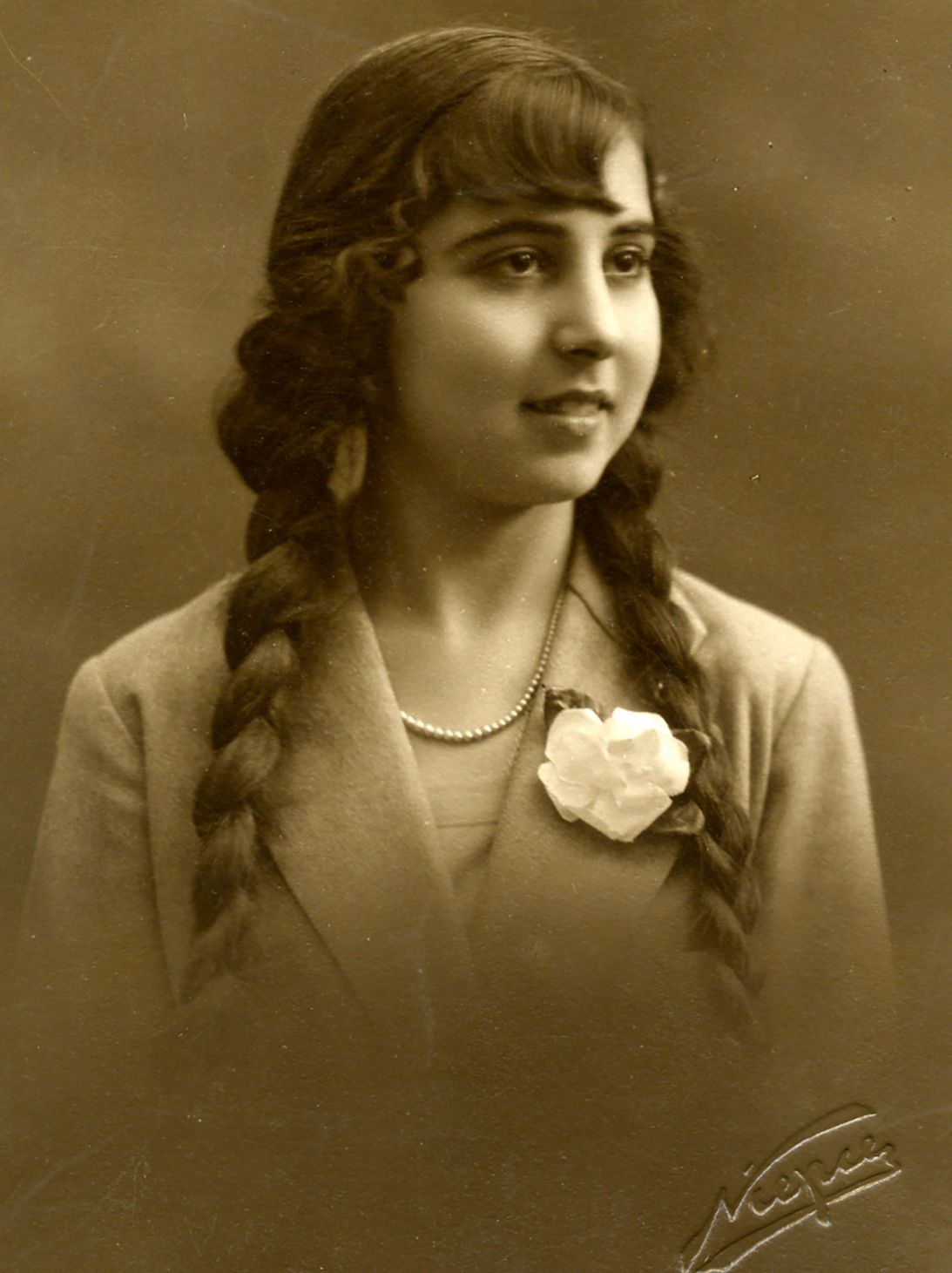 Maria Branyas, pictured in 1925