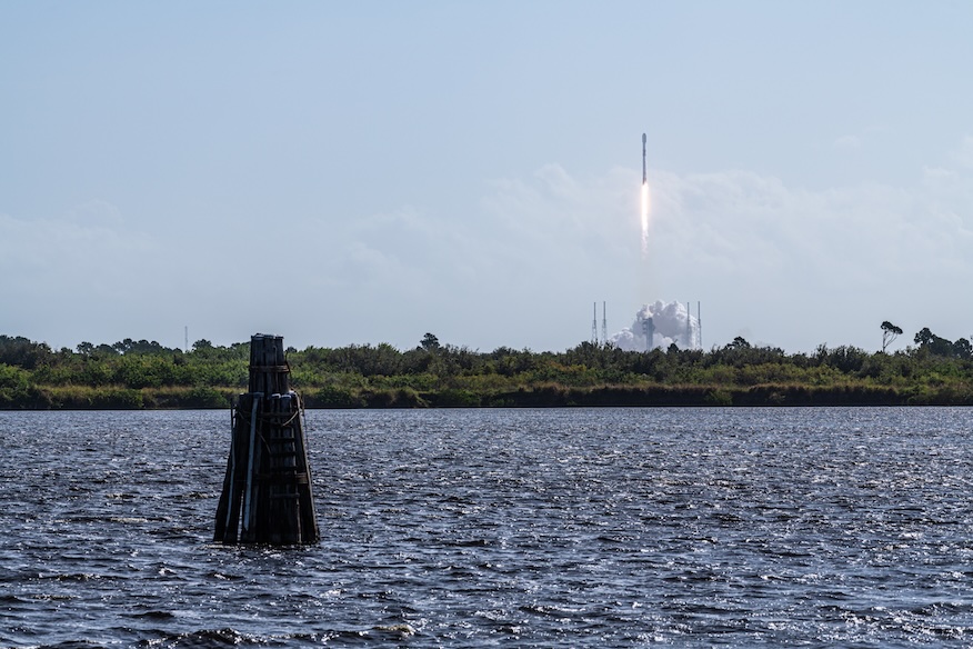 SpaceX marks 5th anniversary of first Starlink customer with Sunday satellite launch – Spaceflight Now