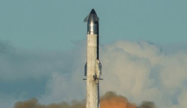 Why NASA’s hopes of returning to the moon before China gets there hinge on SpaceX