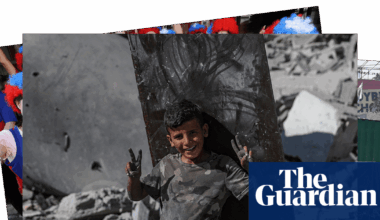 Gaza refugees return and a giant idol: photos of the day – Friday - The Guardian