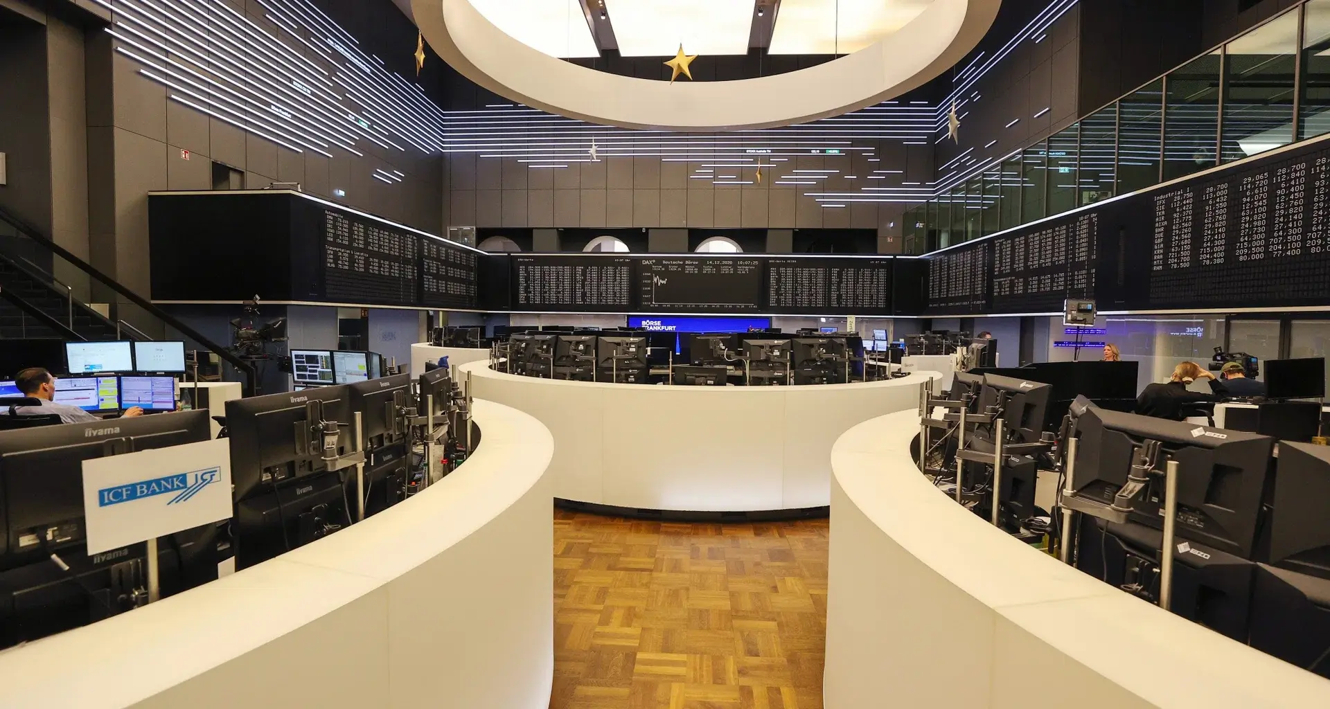 Europe: Stocks close at record high on tech rally, hopes for Fed rate cut