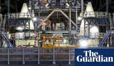 Nasa looks to other companies for US moon program as Musk’s SpaceX lags behind | Nasa