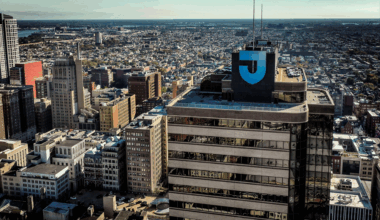 Abbott cuts top end of 2025 guidance as tariff threat looms