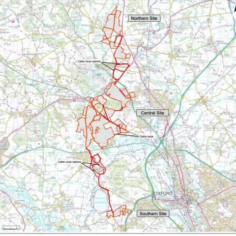 PVDP An ordinance survey map of Oxfordshire, overlaid with red markings which mark out the size of the proposed solar farm. The markings stretch from the west of Oxford up to the north of Woodstock. 
