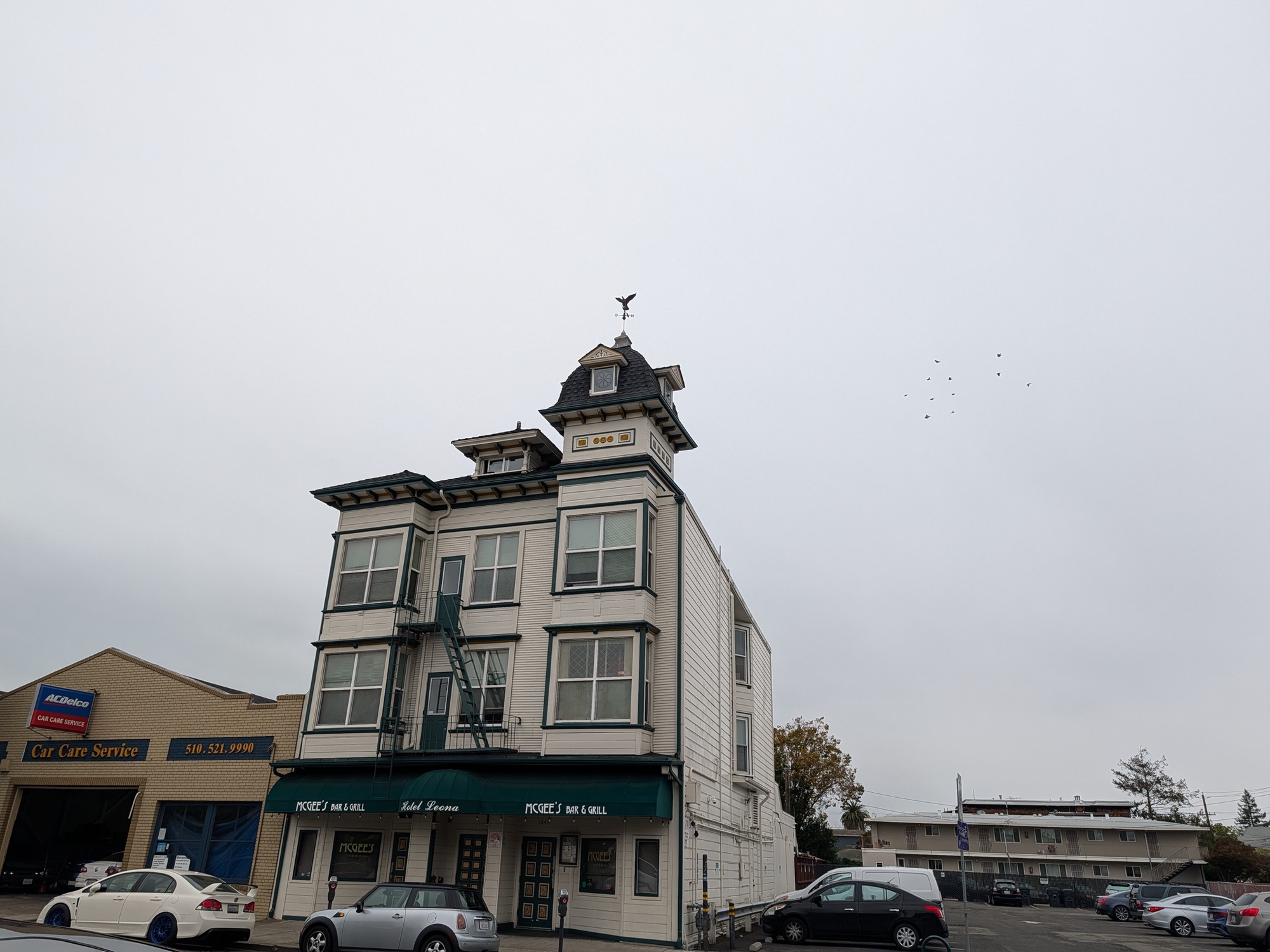 Victorian house shot by Pixel 10 Pro