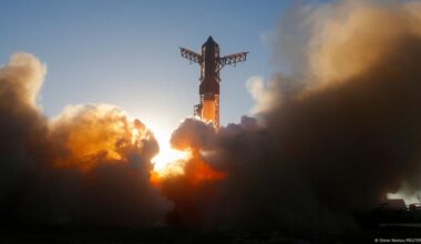 SpaceX completes 11th Starship test flight – DW – 10/14/2025