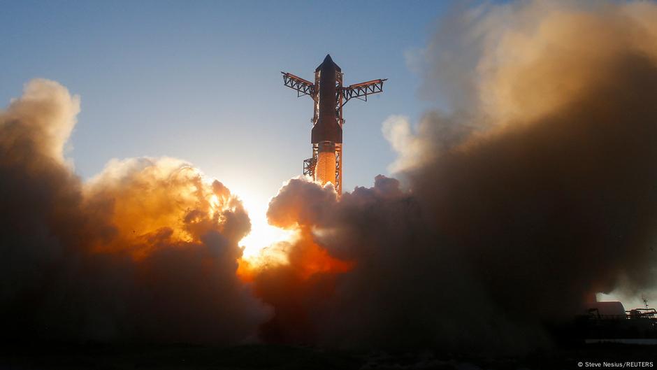 SpaceX completes 11th Starship test flight – DW – 10/14/2025