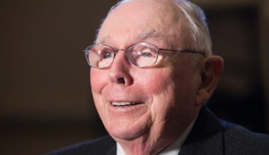 Charlie Munger Was Asked If Social Security Is A 'Ponzi Scheme For Retirees'—His Take? It's 'One of the Most Successful Things the Government Has Done'
