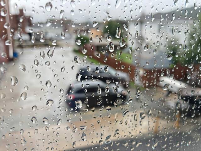 8967027_web1_web-rain-RA