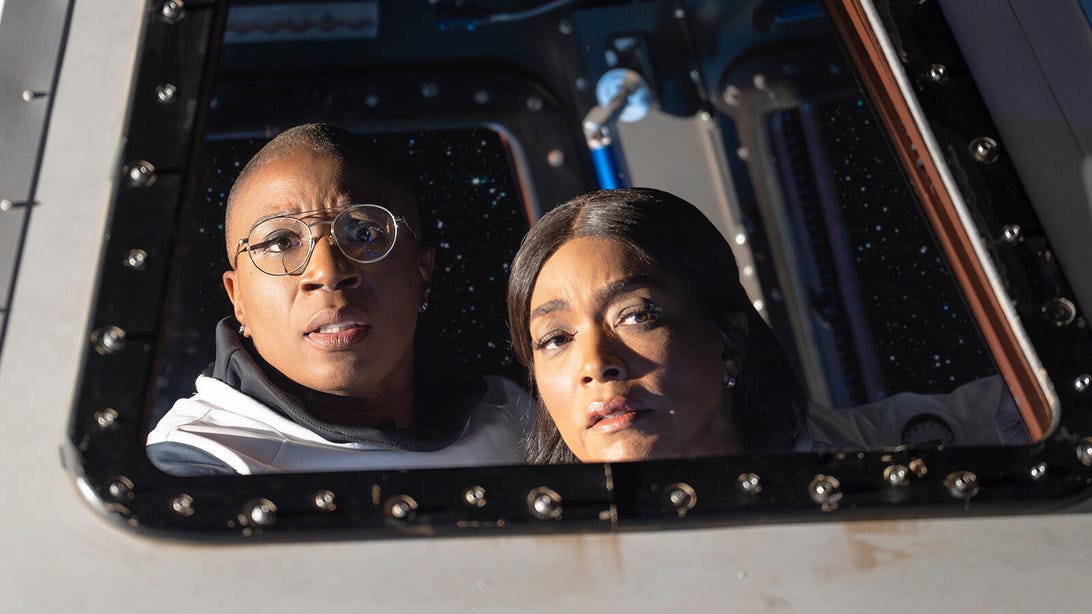 Aisha Hinds and Angela Bassett, 9-1-1