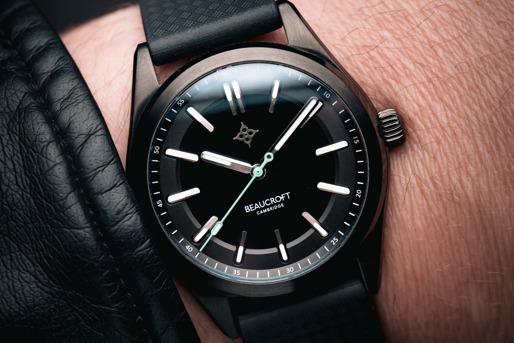BEAUCROFT ELEMENT REBEL BLACK ON WRIST