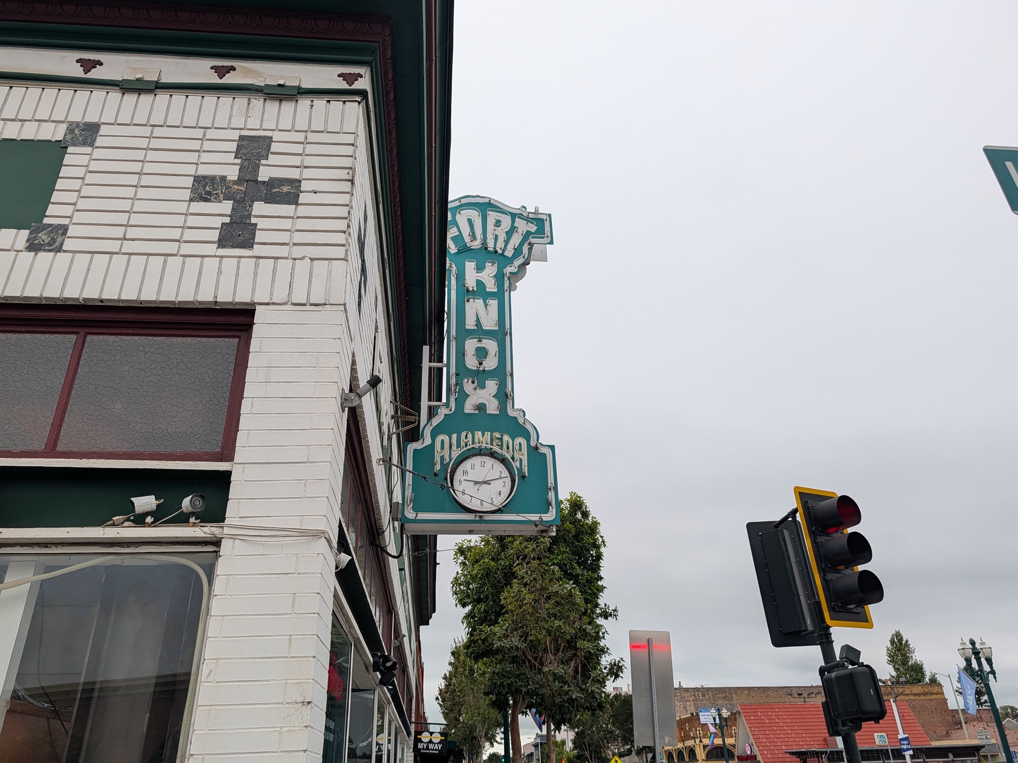 Fort Knox sign shot by Pixel 10 Pro