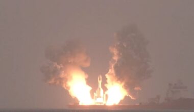 China's record-breaking Gravity-1 rocket aces amazing debut launch from ship at sea (video)