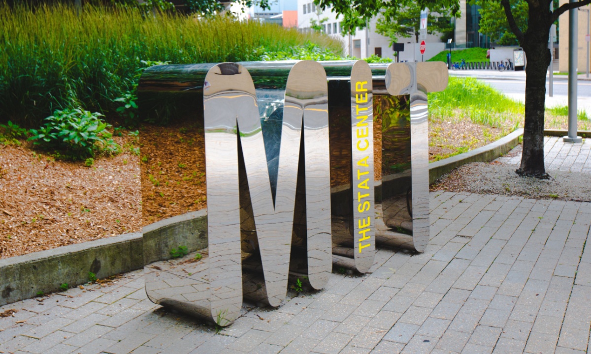 MIT Pushes AI Toward Self-Learning With SEAL Framework