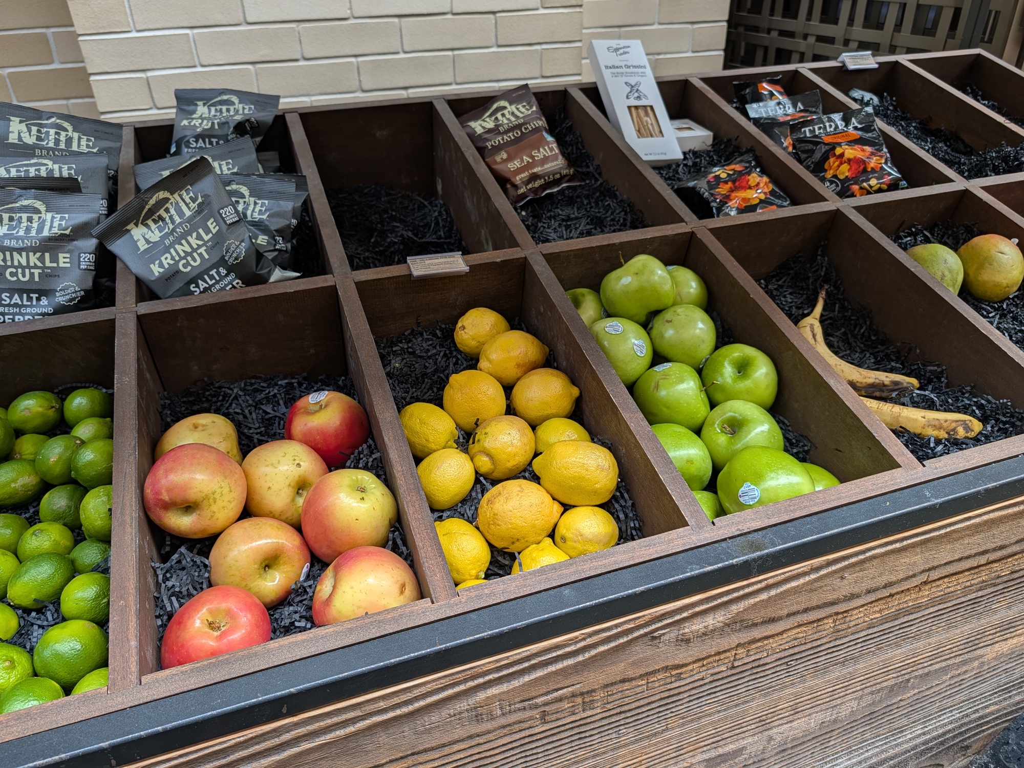 Fruit stand shot by Pixel 10 Plus