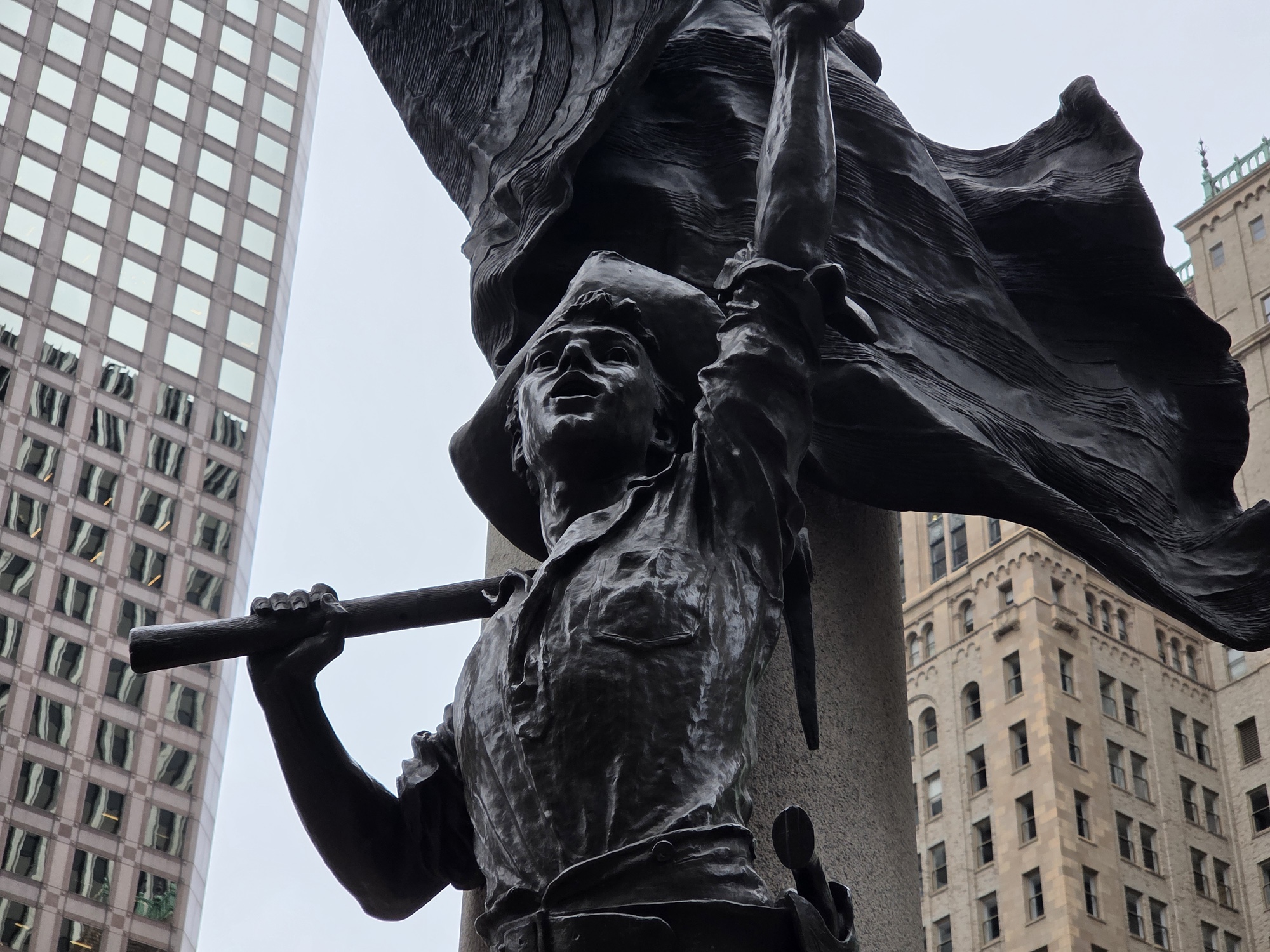 Admission Day statue by Galaxy S25 Plus