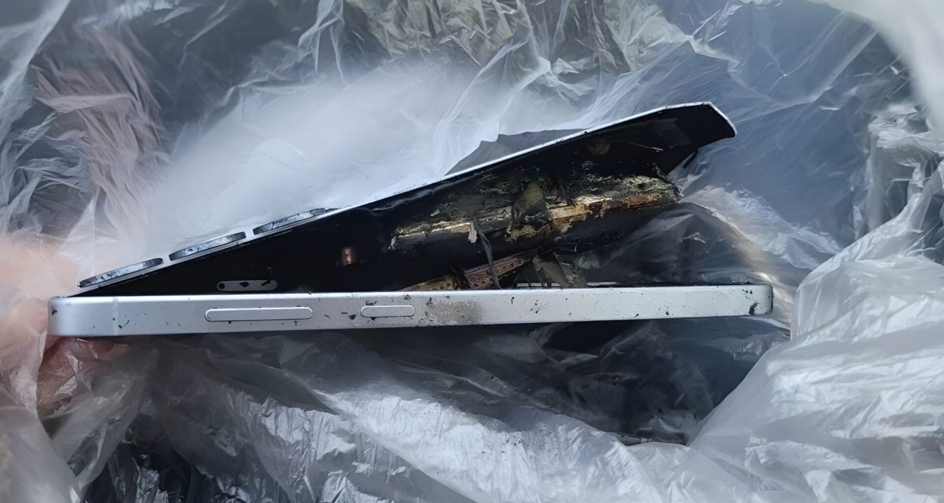 A Samsung Galaxy S25+ Just Caught Fire