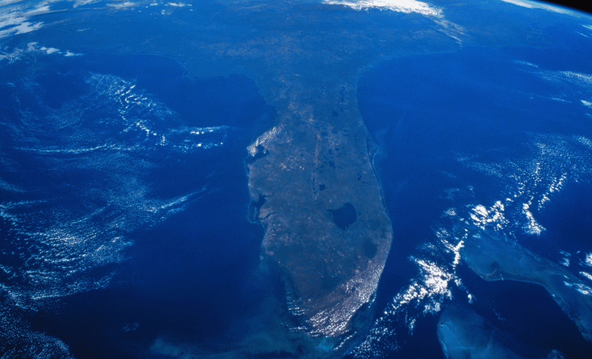 Satellites Capture World’s Tallest Ocean Waves Ever From Space – Breaking All Records!