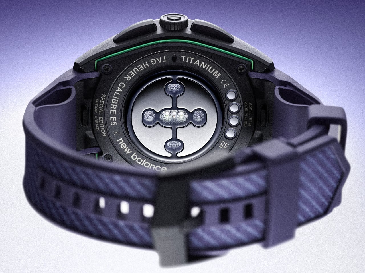 TAG Heuer E5 dual-band GPS tracking display showing standalone navigation capabilities